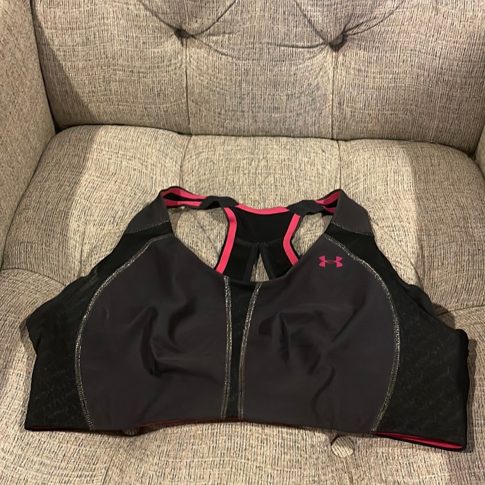 Under Armor black and pink Armor Bra Heat Gear 38C